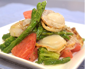 青森産帆立貝と温野菜のサラダ